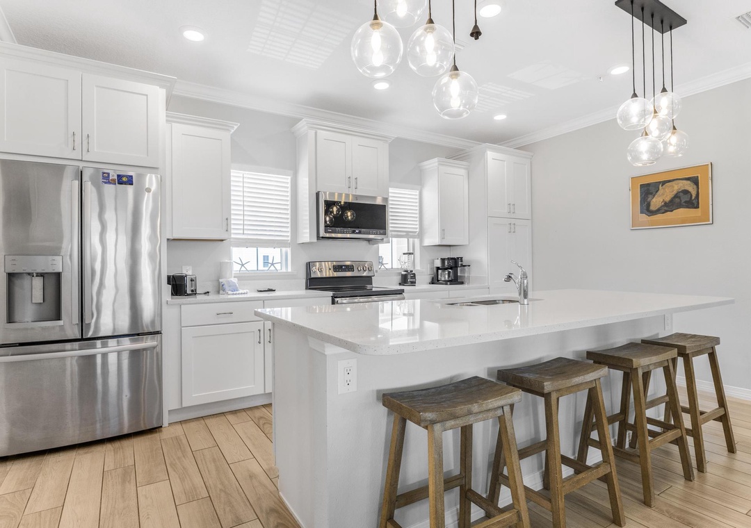 Eat-in kitchen bar seating