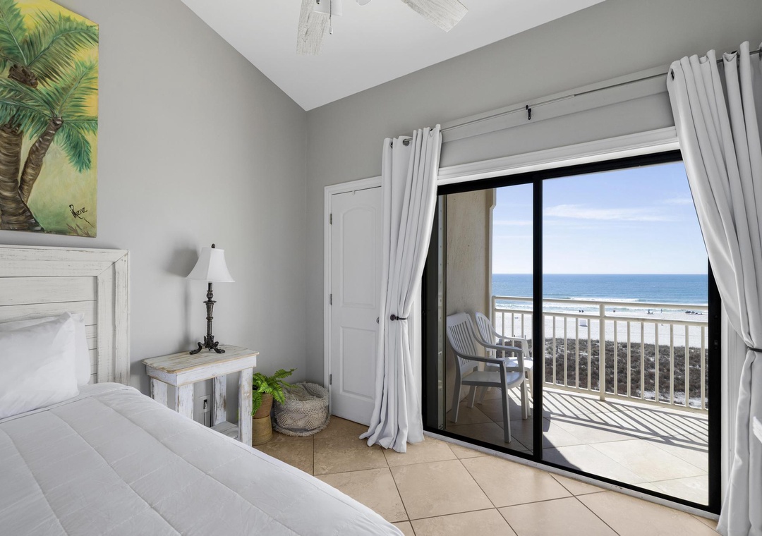 Wake up to the beach views!