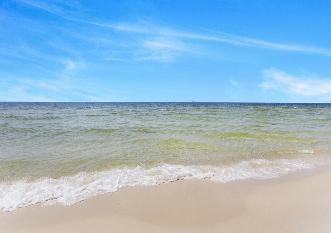 The beach is your backyard!