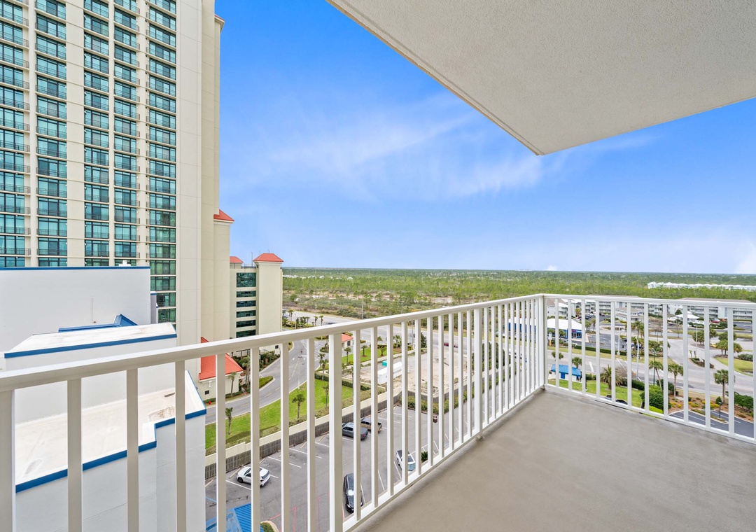 Wraparound private balcony