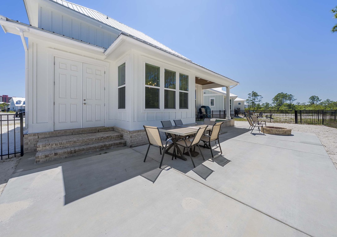 Dine al fresco in the backyard