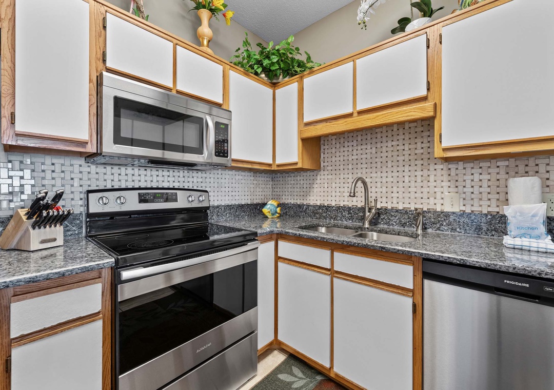 Full kitchen