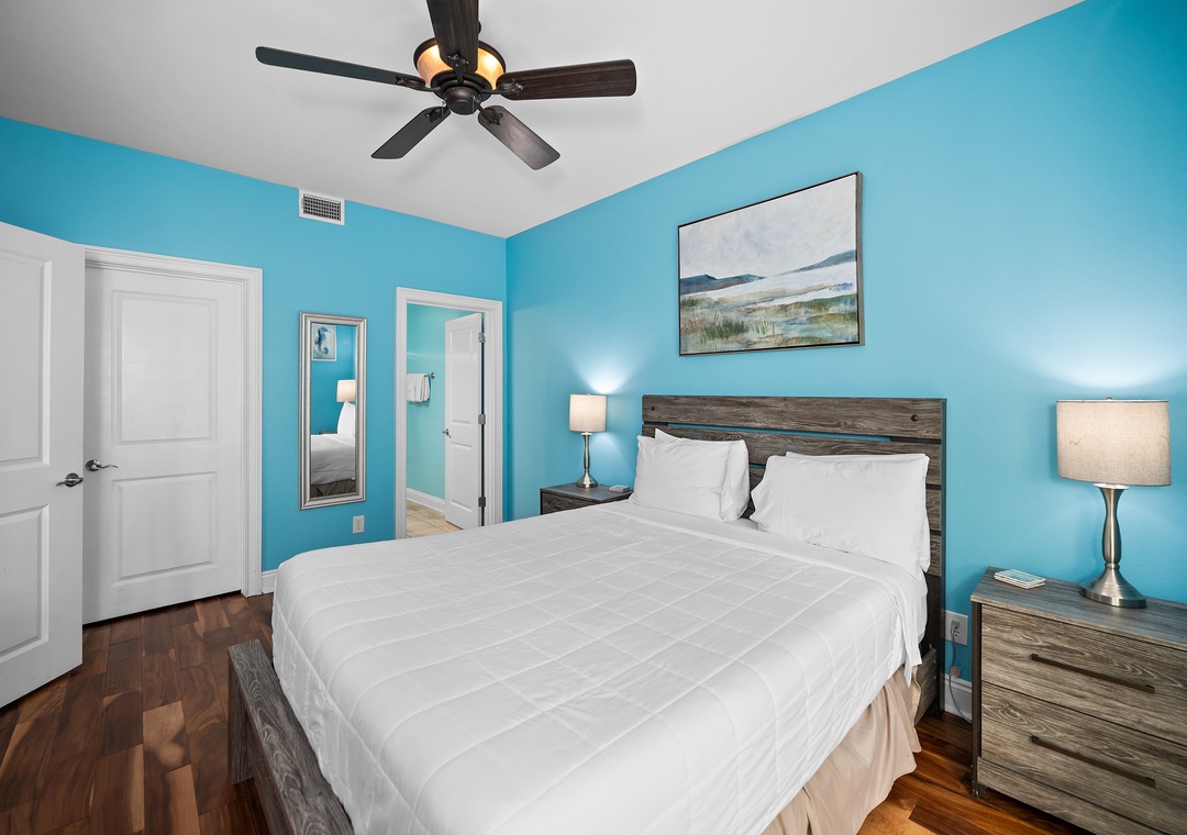 Queen primary bedroom