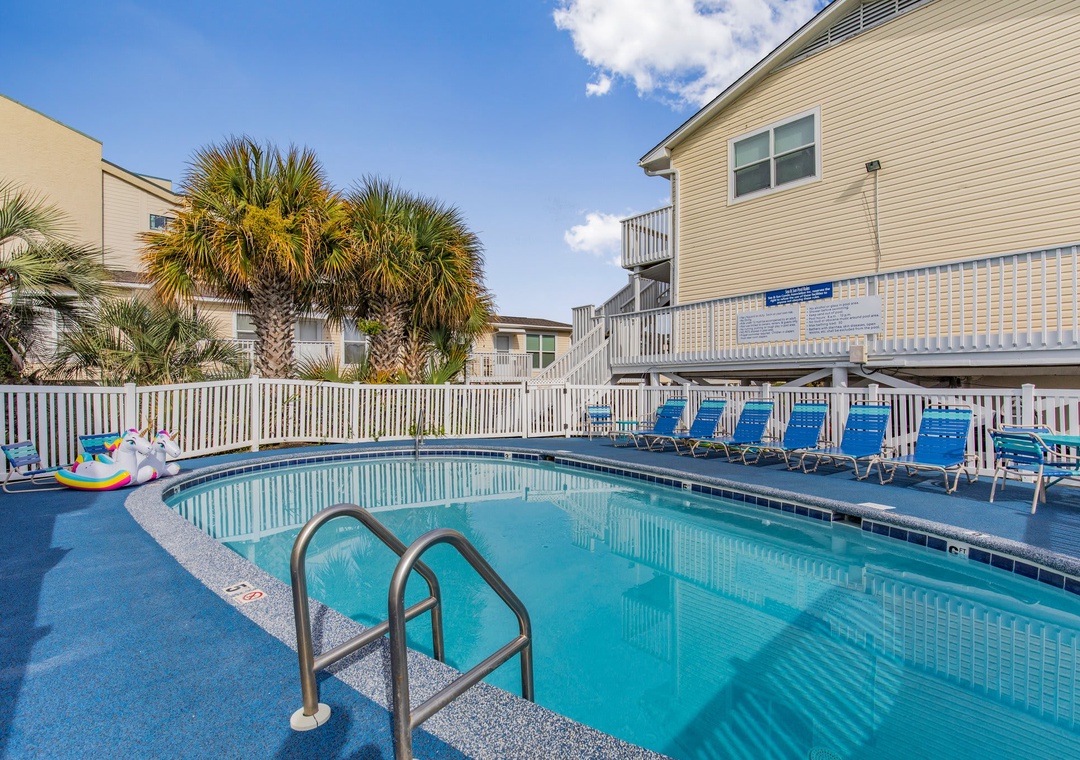 Sea and Sun outdoor pool