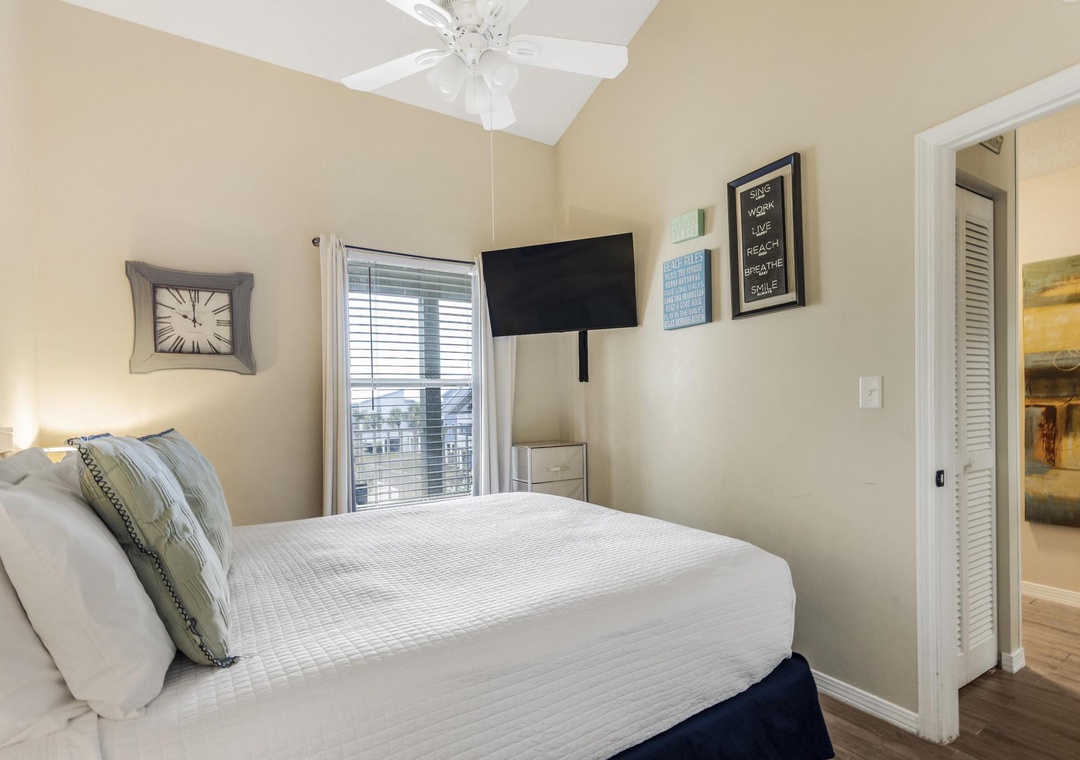 Guest bedroom