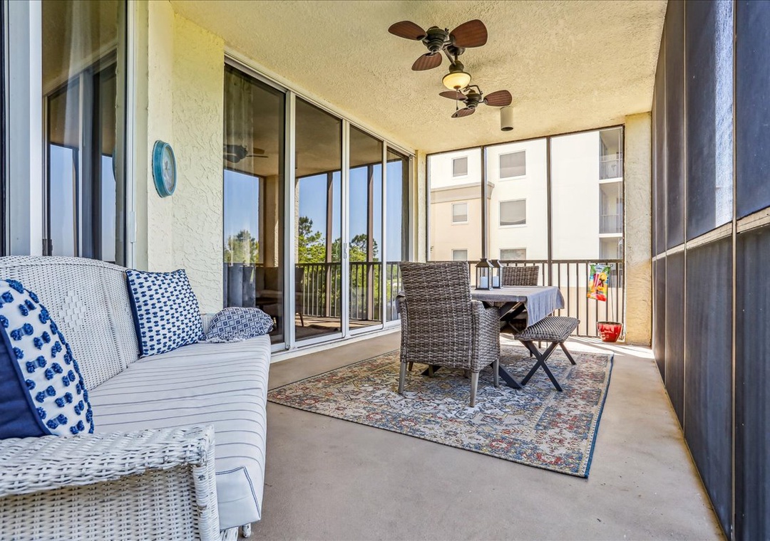 Lost Key 201C covered patio