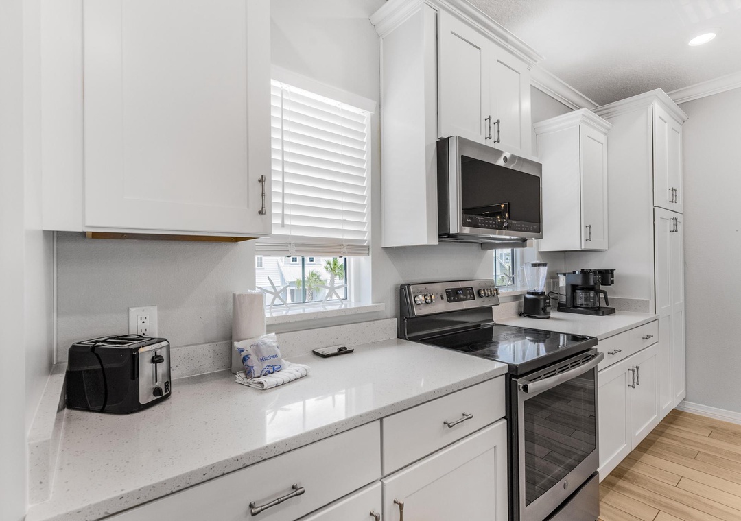 Full kitchen