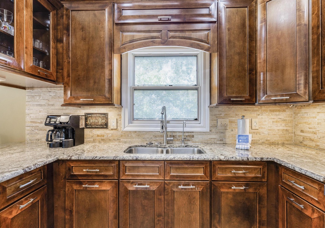 Full kitchen