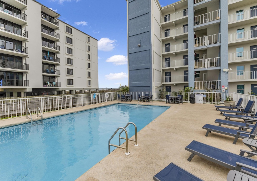 Island Shores community pool