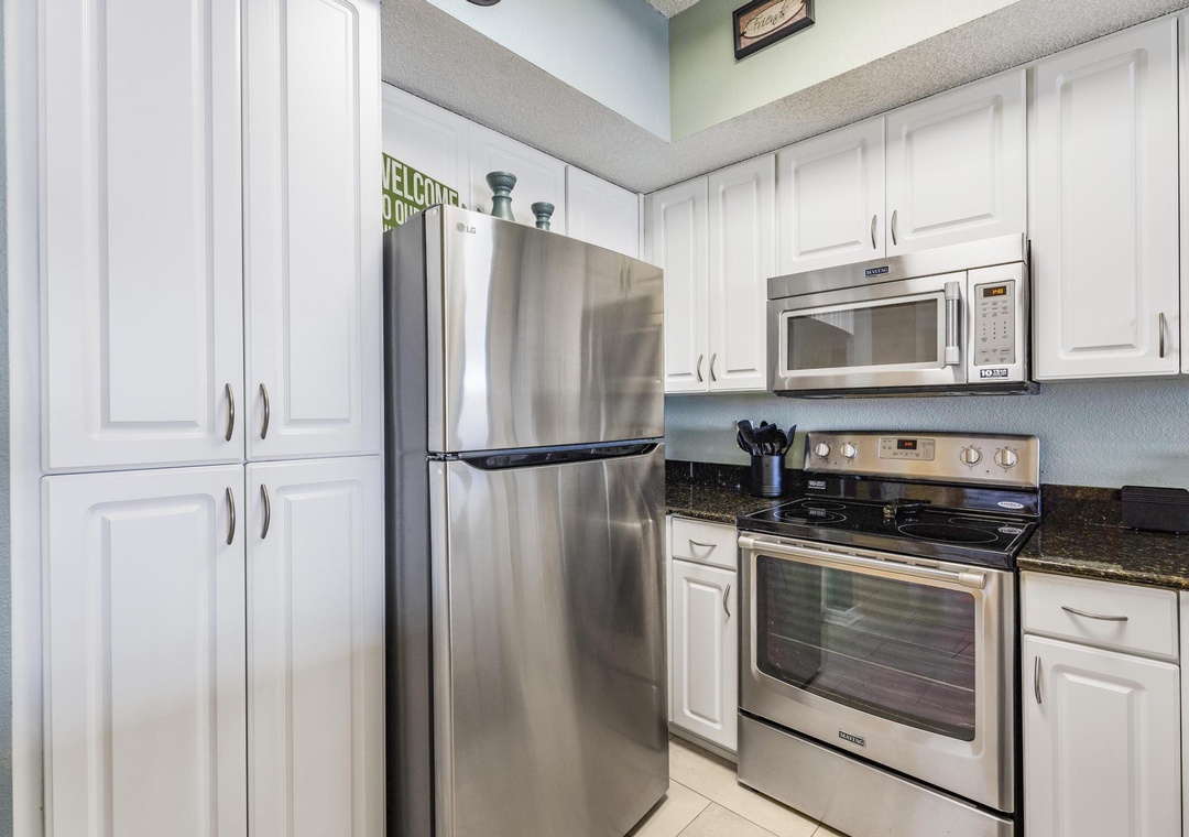 Full kitchen