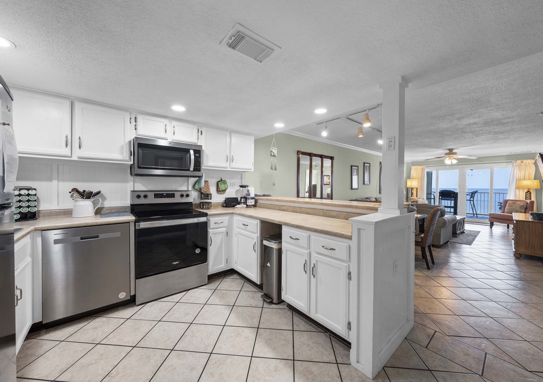 Full kitchen