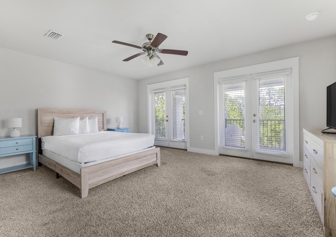 Third floor guest bedroom 2