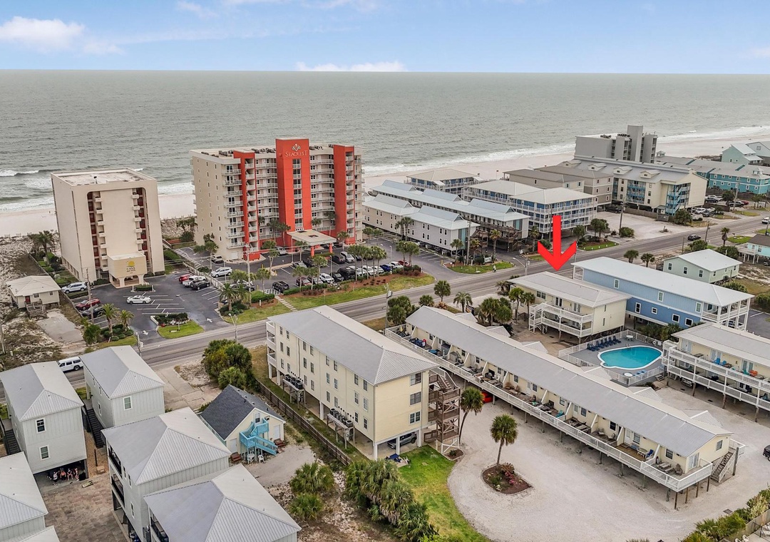 Moonraker - just across from the beach!