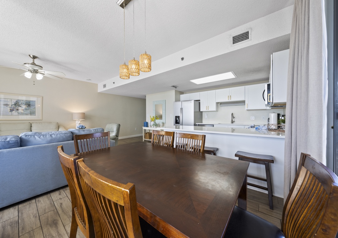 Seating for six at the dining table