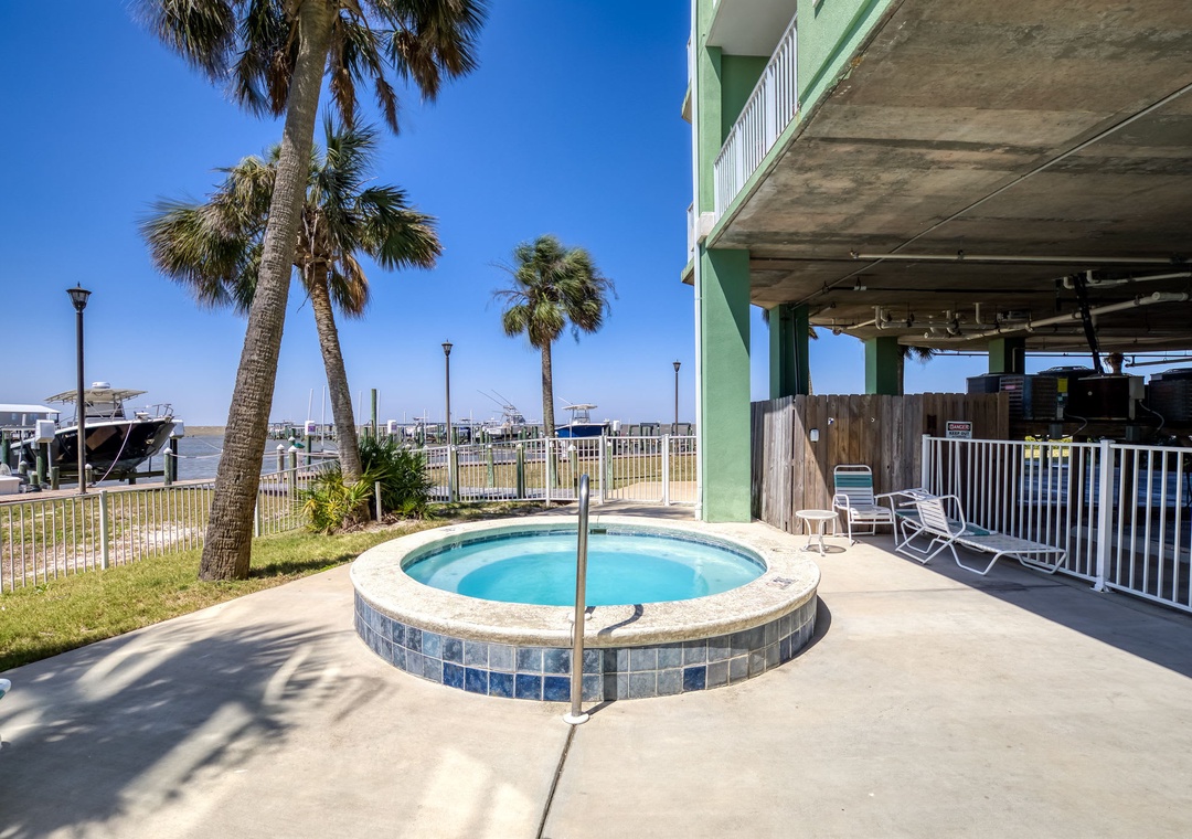 Hot tub at Navy Cove Harbor