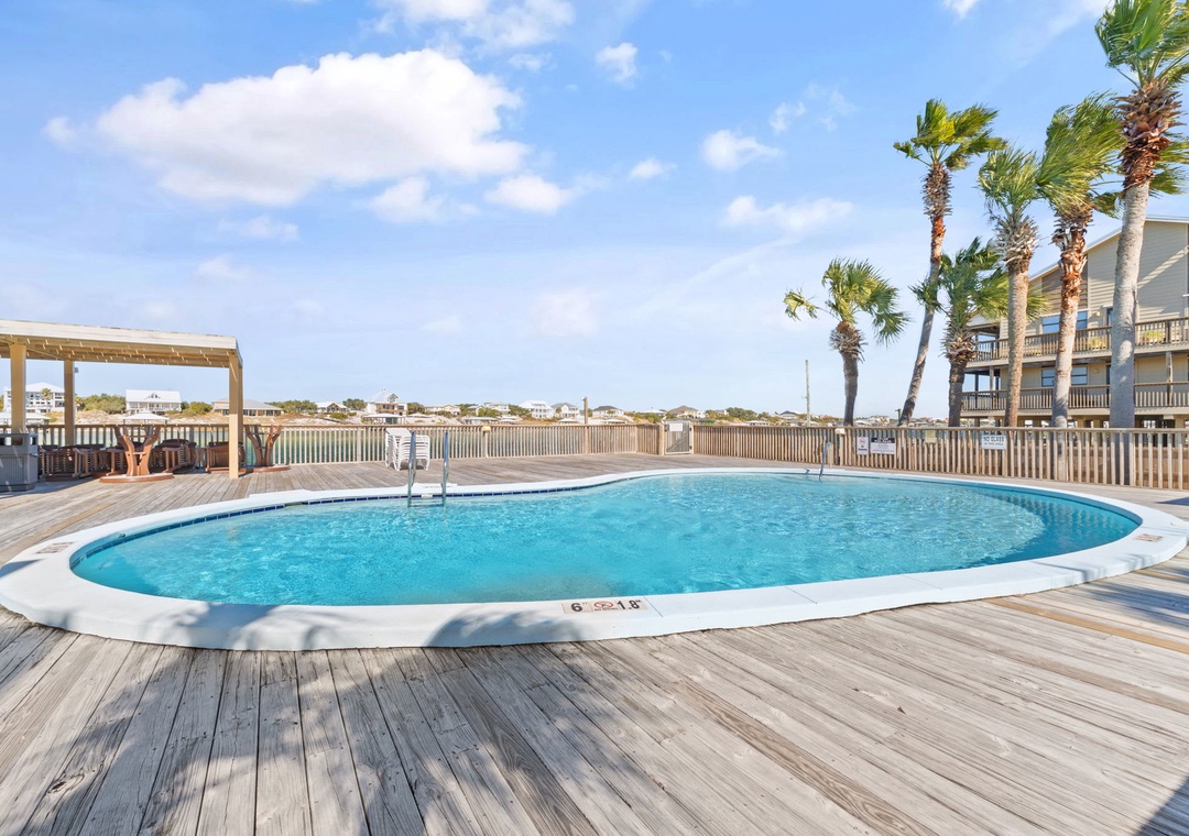 Lei Lani riverside pool