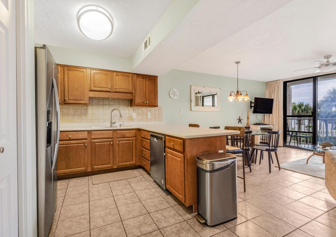 Full kitchen