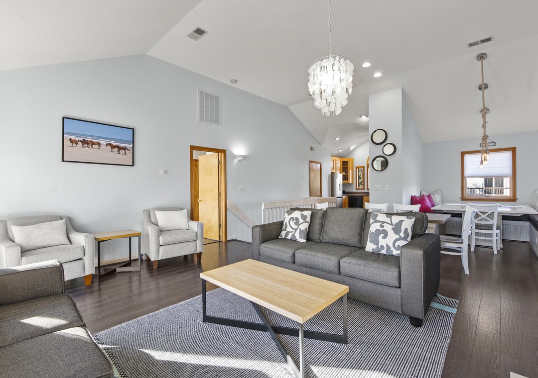 OSL10: Ohana Sunrise | Top Level Living Area