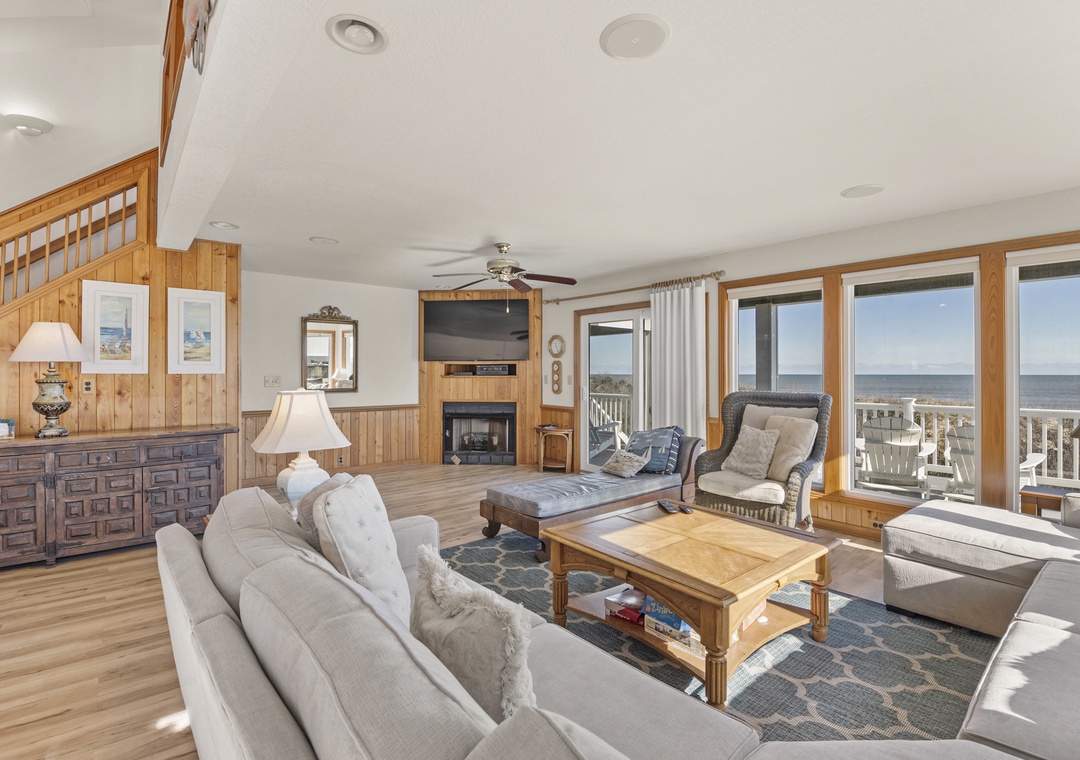 OSO59: Ocean Sunrise | Top Level Living Area