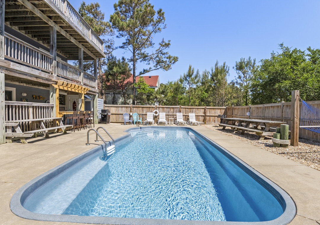 M845: Anchor Bar | Private Pool Area