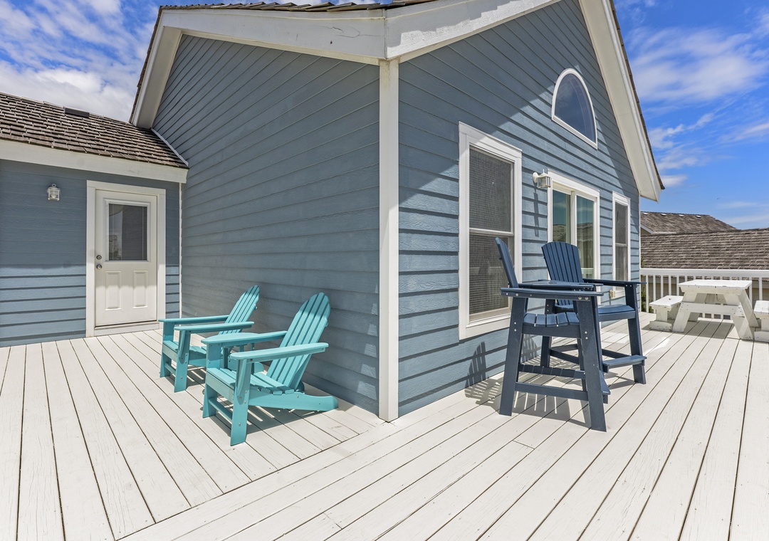 DR31: Fish-n-Ships | Top Level Front Deck