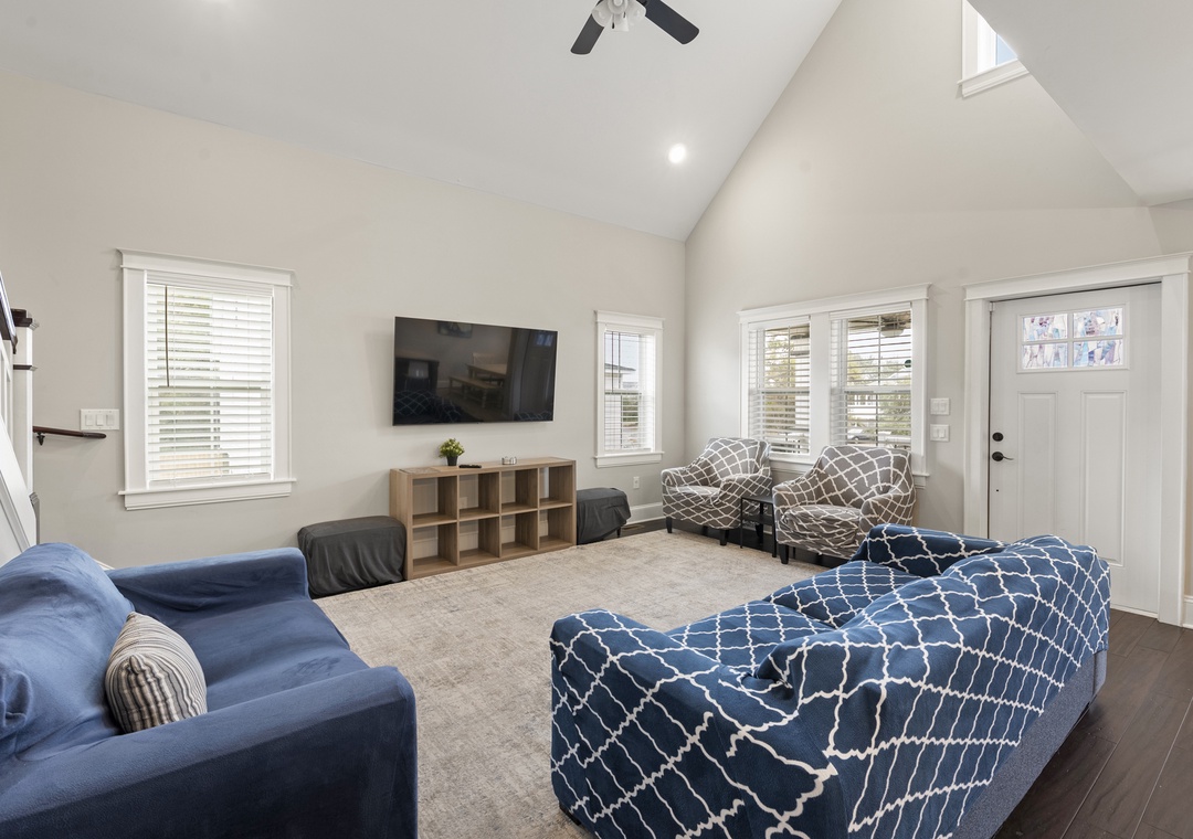 KDS0705: Beachy Dunes OBX | Mid Level Living Area