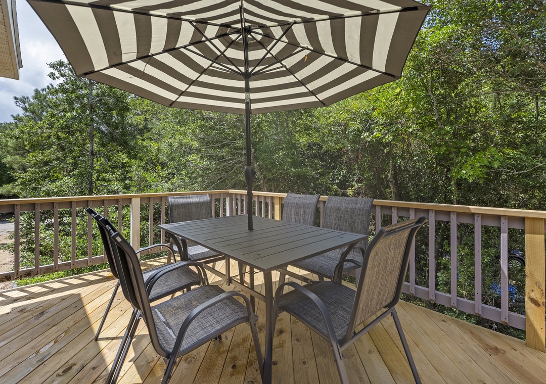 Southern Shores 30 | Deck Seating