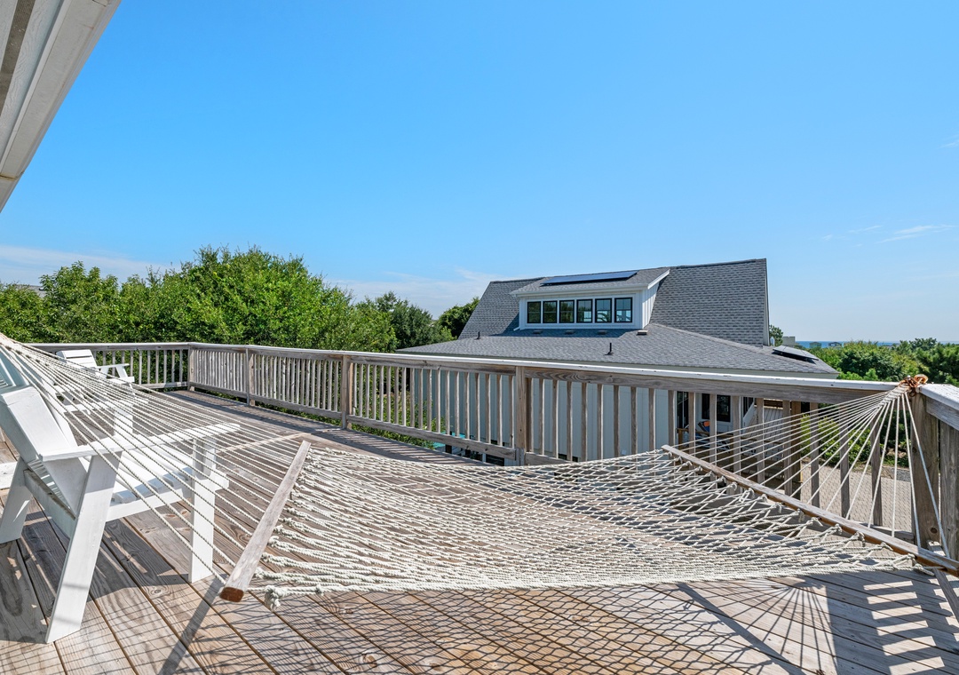 DU510: Bayberry Hill | Top Level Sun Deck