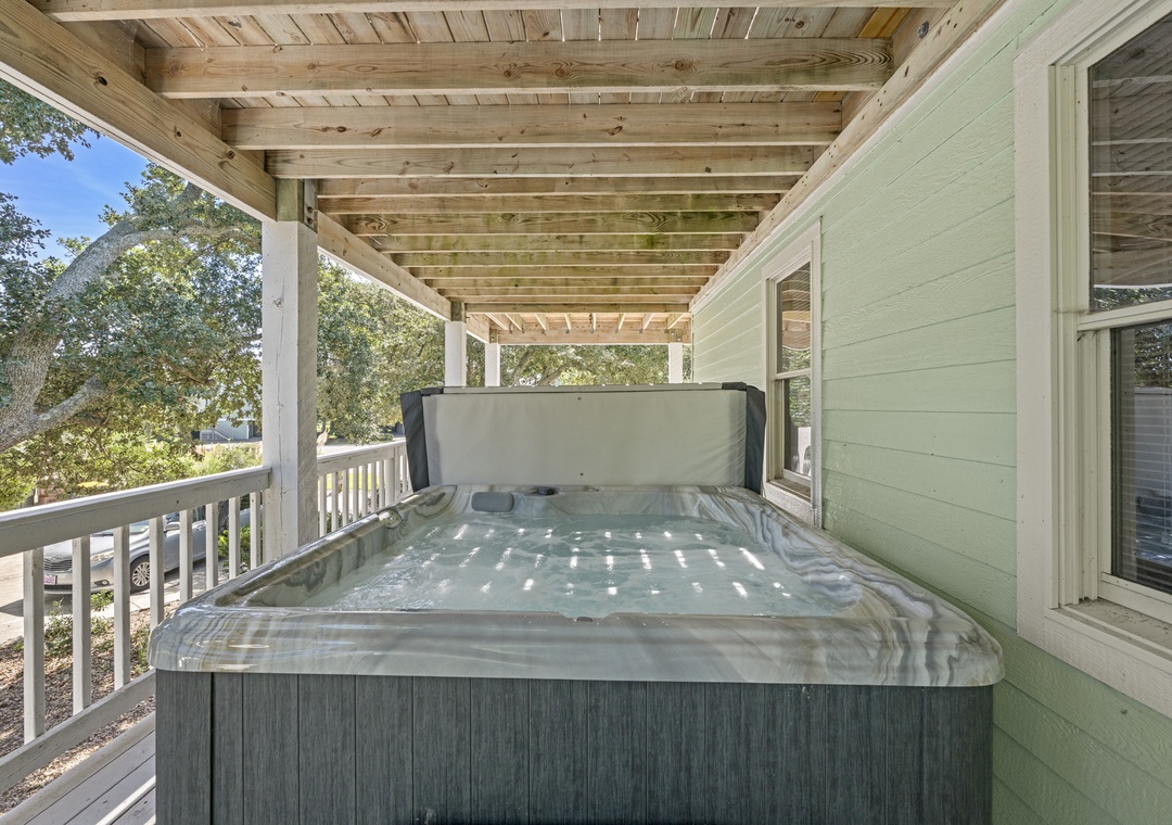 Siren Song | Mid Level Deck Hot Tub