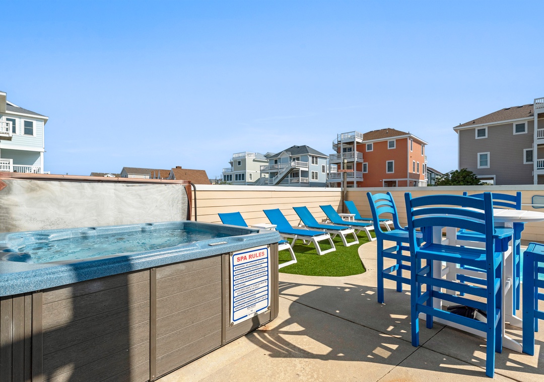 NH3310: Chasing the Sun | Pool Area with Hot Tub