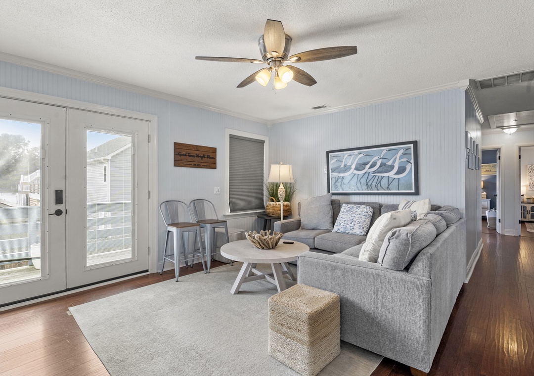 KDN9604: Good Times Wright Place | Main Level Living Area