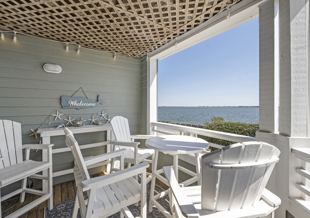 PC913: Captain's Quarters | Private Covered Deck