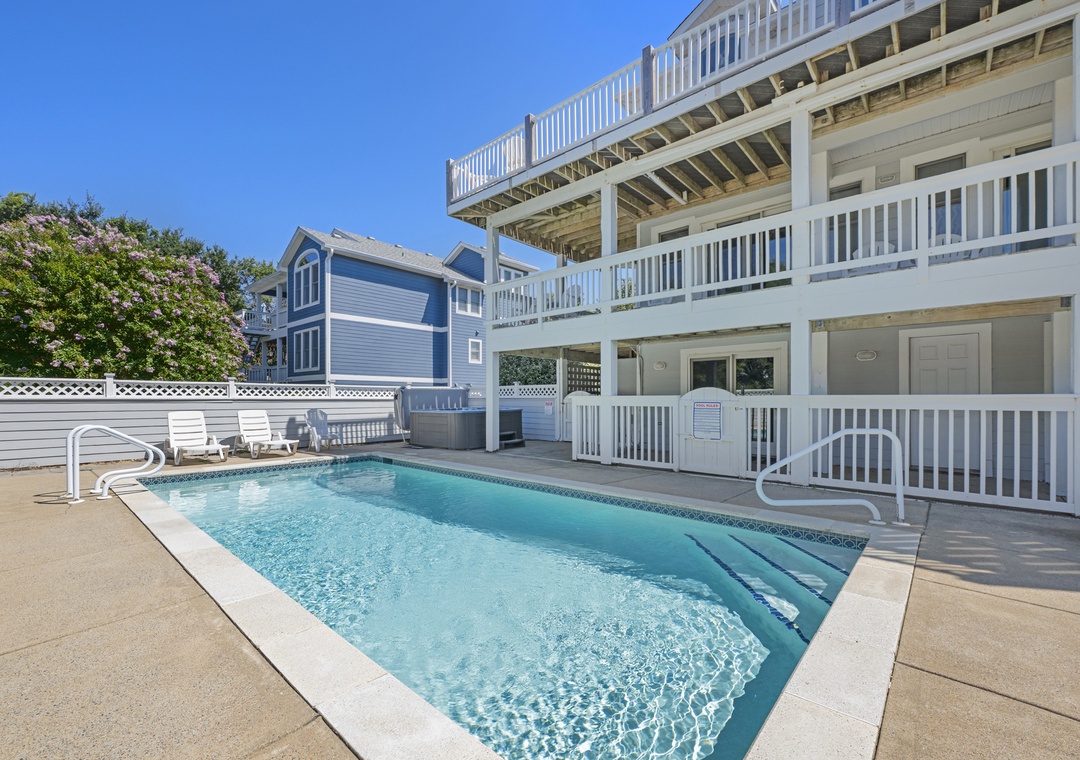 Sun King | Pool Area