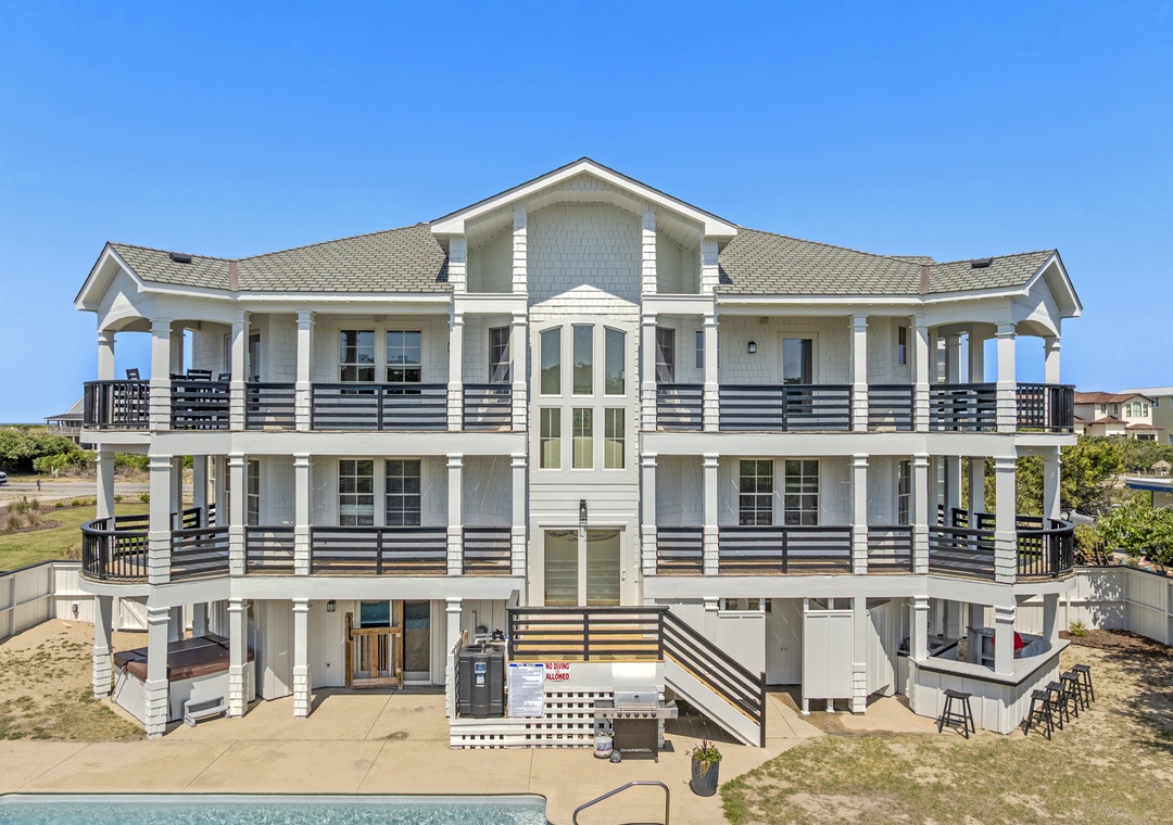 SH71: Savannah Dawn | Back Exterior