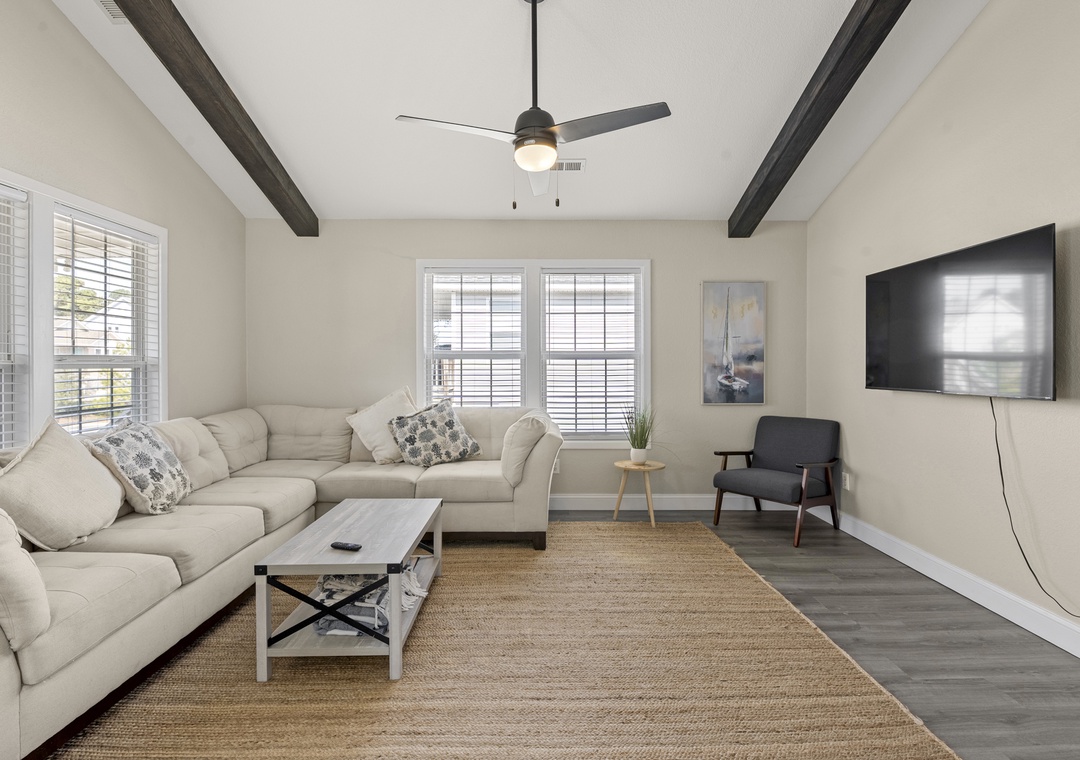 KDS9703: KDH & Chill | Living Area