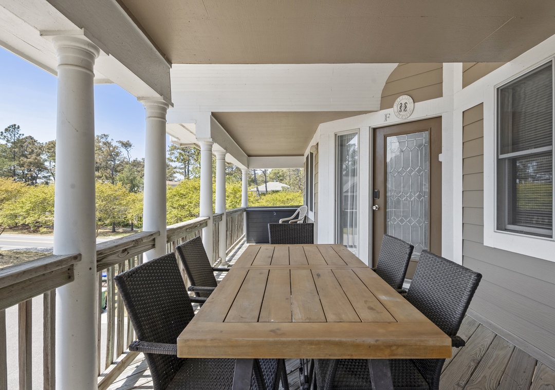 CL402M: Bliss | Covered Deck And Entrance