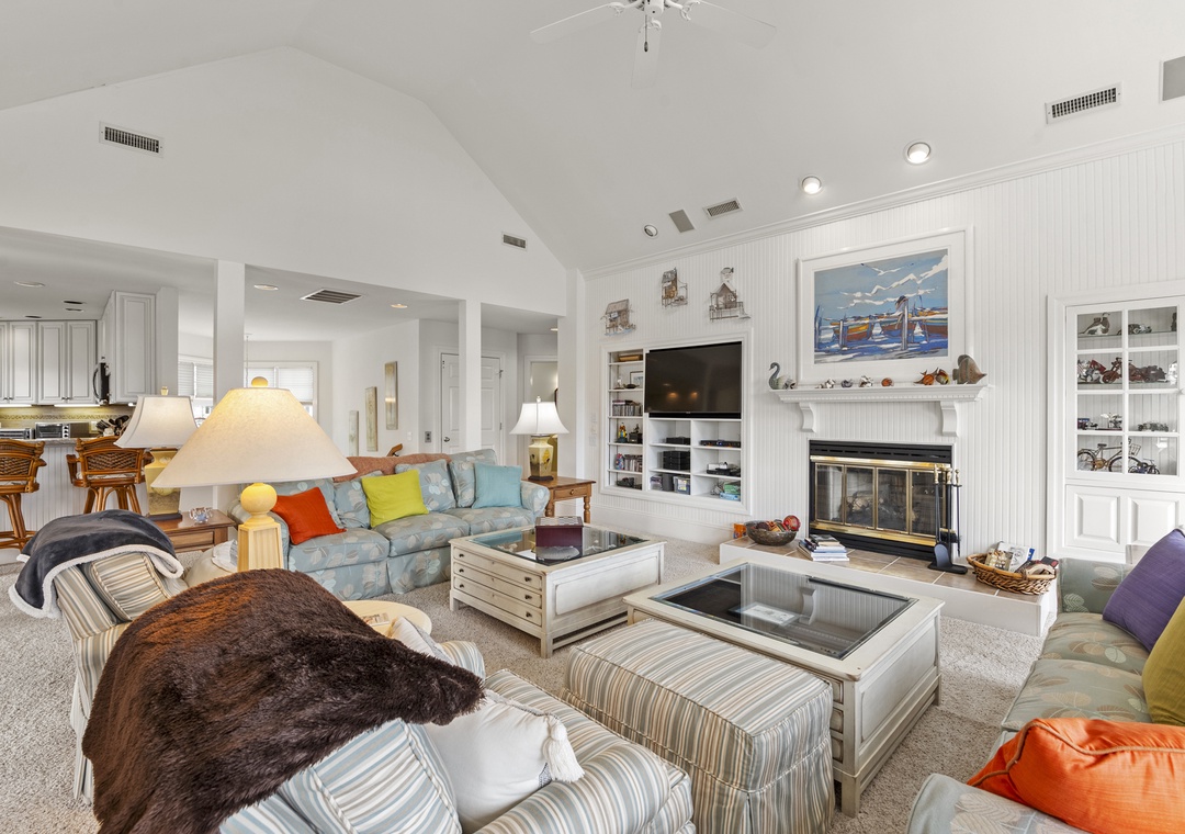 BU88: Apollo Sunset | Top Level Living Area