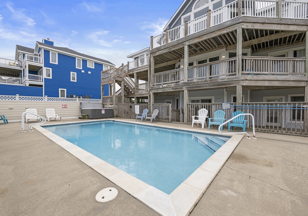 Sun King II | Pool Area