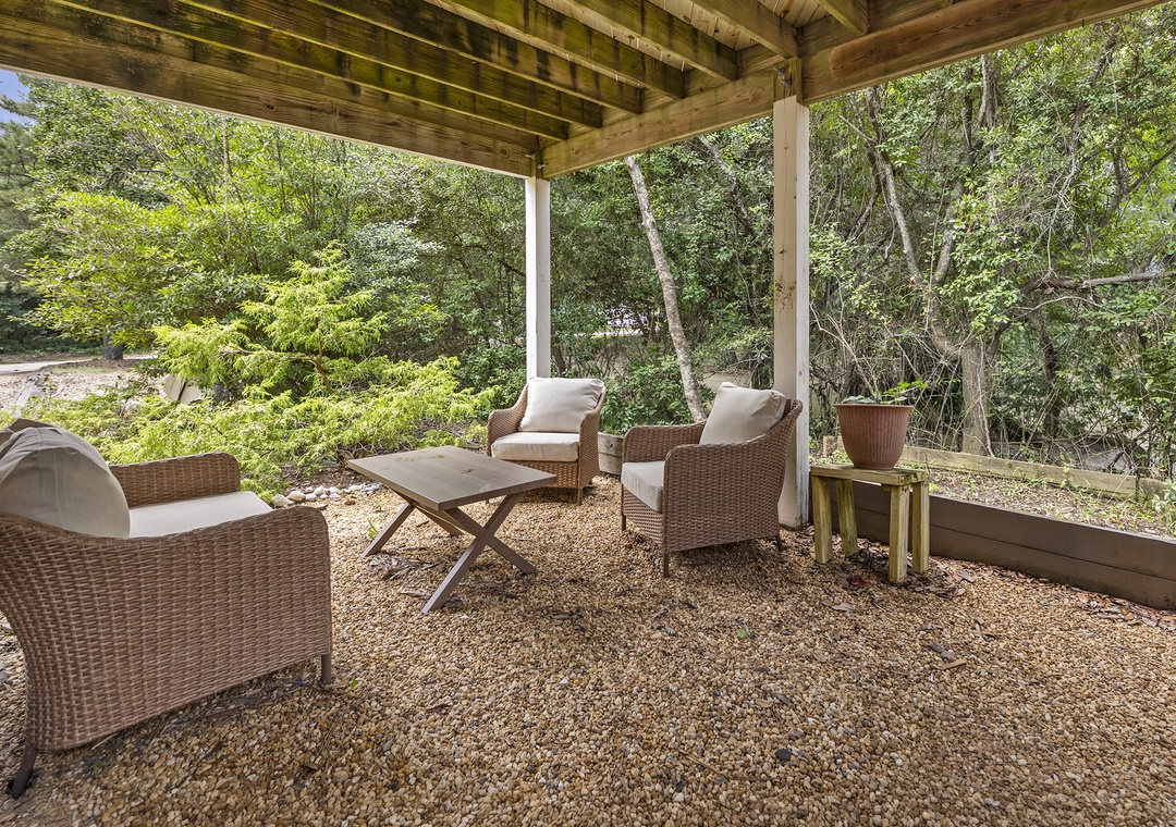 Southern Shores 30 | Outdoor Seating