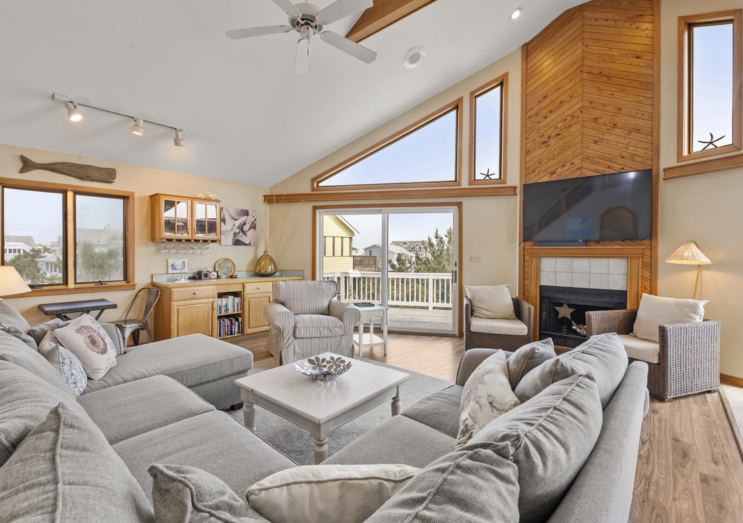 VOH138: Shell Cottage | Top Level Living Area