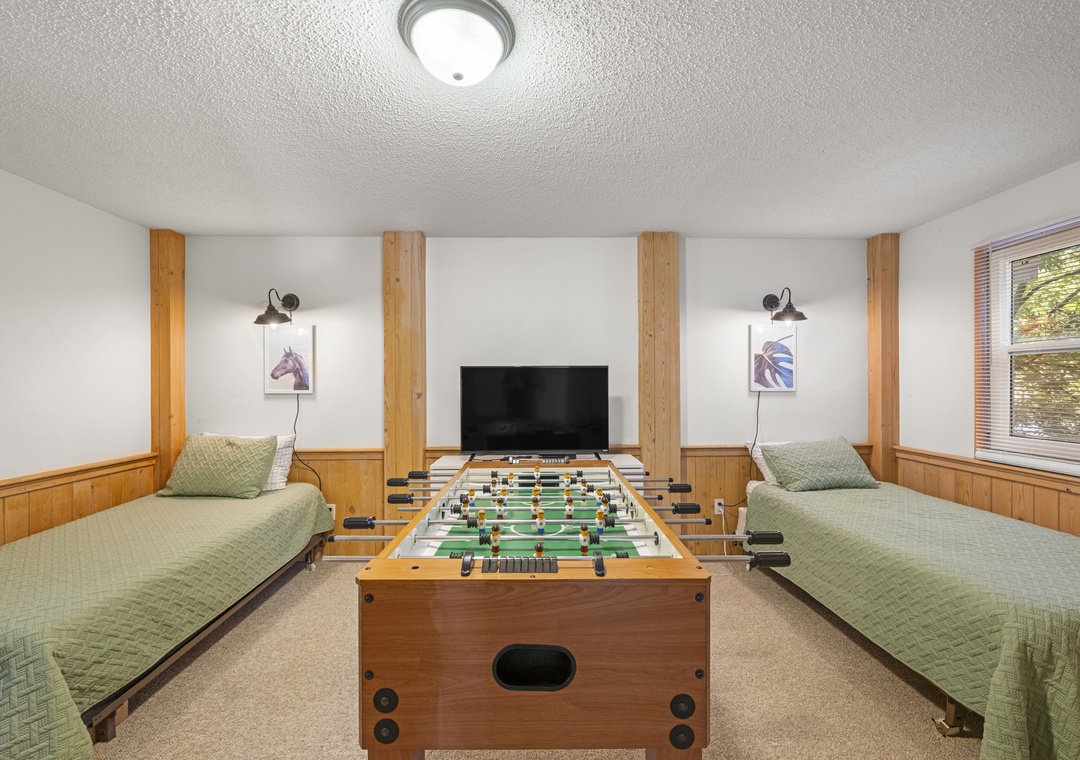 Siren Song | Ground Level Twin Bedroom