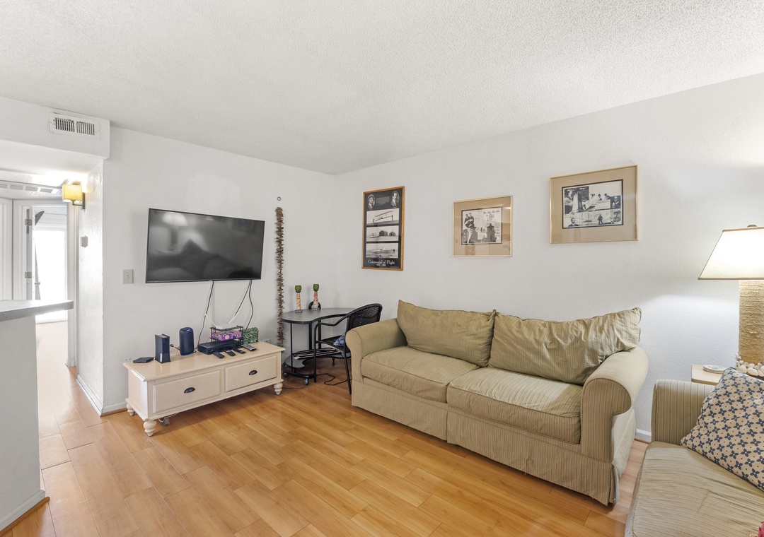 KDS011: Outer Banks Escape | Living Area