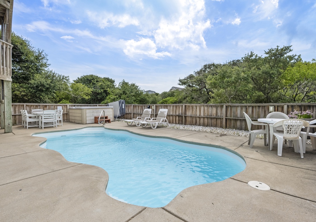 A-B-Ceas | Pool Area