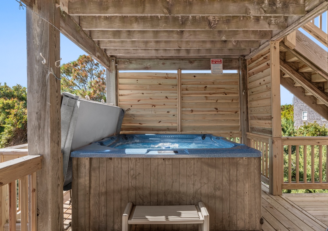 Luna Vista | Mid Level Hot Tub