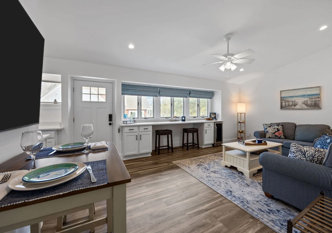 DU811: Sugar Shack - Living Room