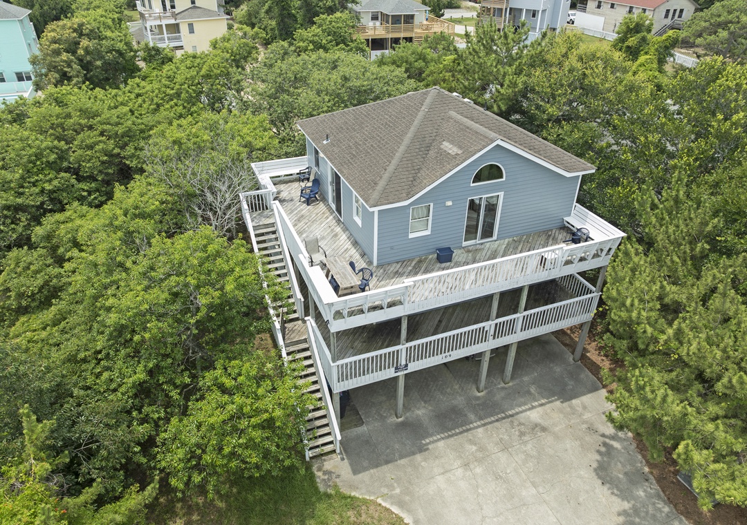 DU505: Kiki's Retreat | Front Exterior