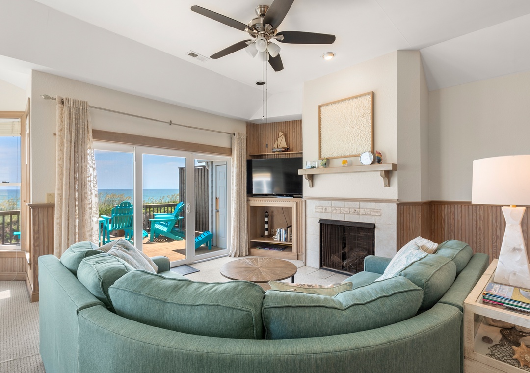 SP5A: Sea-Duced | Top Level Living Area
