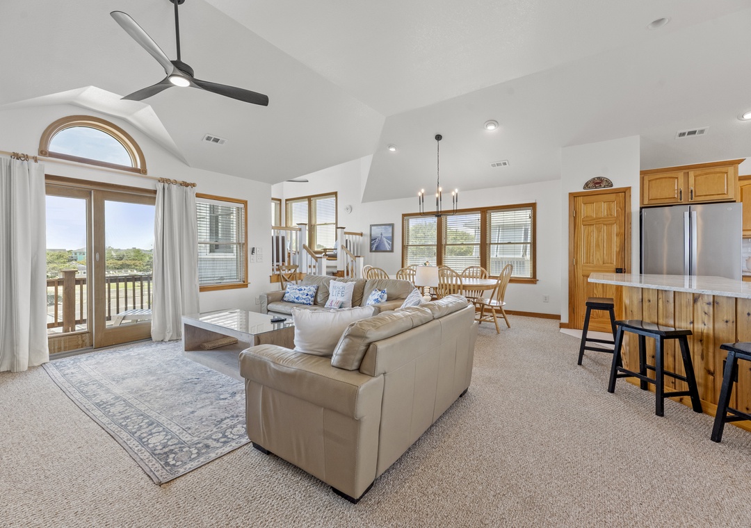 OSO16: Sea of Grace | Top Level Living Area