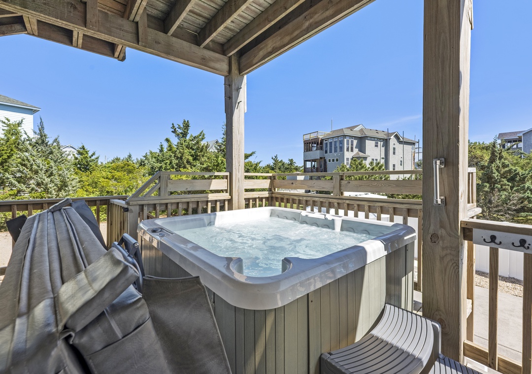 HISA18: Little Cayman | Bottom Level Deck with Hot Tub