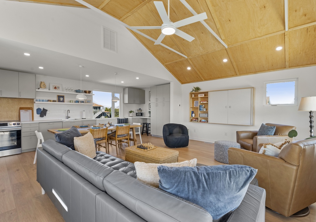 HISA19: After Waves | Top Level Living Area